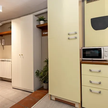 Alessandro 82 - Immobili E Soluzioni Rent Lägenhet